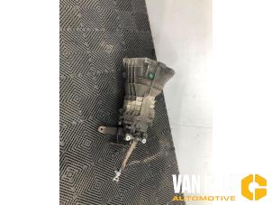 Gebruikte Versnellingsbak Opel Omega B (25/26/27) Prijs op aanvraag aangeboden door Van Gils Automotive