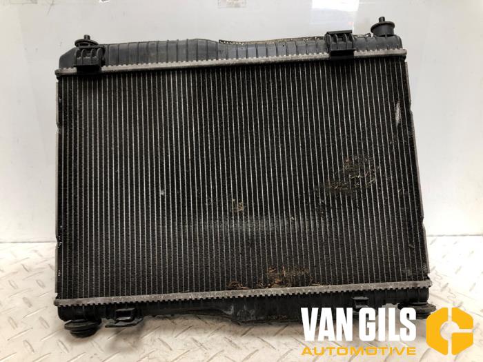 Radiateur van een Ford B-Max (JK8) 1.0 EcoBoost 12V 120 2016