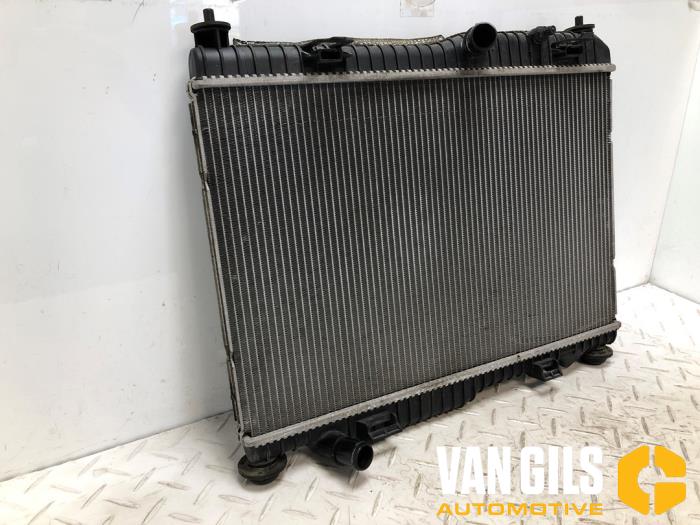 Radiateur van een Ford B-Max (JK8) 1.0 EcoBoost 12V 120 2016