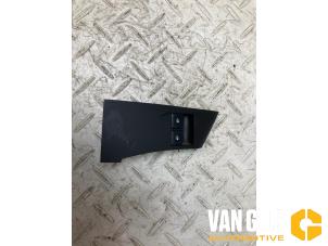 Gebruikte Raam schakelaar elektrisch Opel Astra J Sports Tourer (PD8/PE8/PF8) 1.4 Turbo 16V Prijs € 30,00 Margeregeling aangeboden door Van Gils Automotive