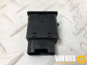Gebruikte Airbag Slot Volkswagen Golf VII (AUA) 1.4 TSI 16V Prijs € 30,00 Margeregeling aangeboden door Van Gils Automotive