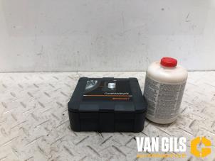 Gebruikte Bandenpomp Landrover Range Rover Evoque (LVJ/LVS) 2.0 Si4 240 16V 5-drs. Prijs € 50,00 Margeregeling aangeboden door Van Gils Automotive