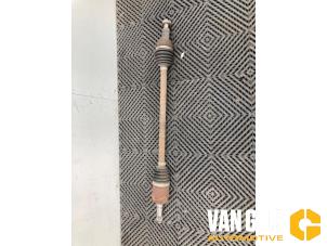 Gebruikte Steekas links-achter Landrover Range Rover Evoque (LVJ/LVS) 2.0 Si4 240 16V 5-drs. Prijs € 74,99 Margeregeling aangeboden door Van Gils Automotive