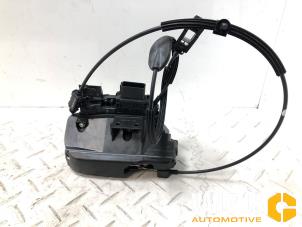 Gebruikte Deurslot Mechaniek 4Deurs rechts-voor Ford B-Max (JK8) 1.0 EcoBoost 12V 120 Prijs op aanvraag aangeboden door Van Gils Automotive