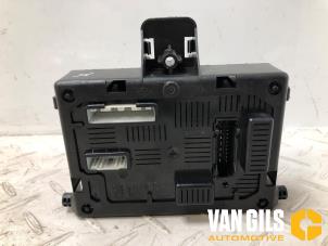 Gebruikte Bodycontrol Module Renault Clio III (BR/CR) 1.2 16V TCe 100 Prijs € 50,00 Margeregeling aangeboden door Van Gils Automotive