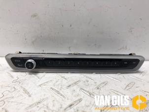 Gebruikte Radiobedienings paneel BMW X5 (G05) xDrive 45 e iPerformance 3.0 24V Prijs op aanvraag aangeboden door Van Gils Automotive