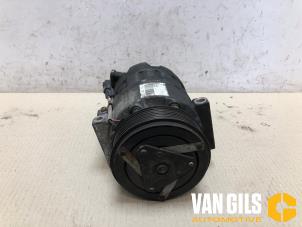 Gebruikte Pomp Airco Opel Vivaro 2.0 CDTI Prijs € 100,00 Margeregeling aangeboden door Van Gils Automotive