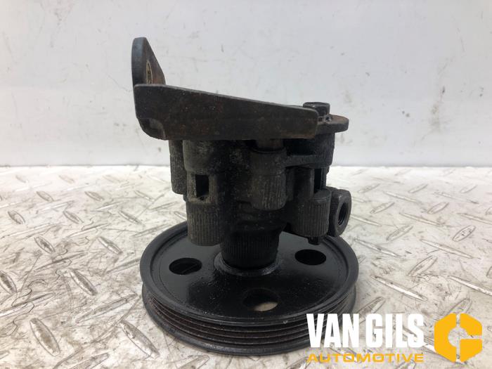 Gebruikte Servopomp Chrysler Voyager/Grand Voyager (RG/RS) 2.8 CRD 16V Autom. Prijs op aanvraag aangeboden door Van Gils Automotive
