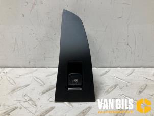 Gebruikte Ruit schakelaar elektrisch BMW X5 (G05) xDrive 45 e iPerformance 3.0 24V Prijs € 48,40 Inclusief btw aangeboden door Van Gils Automotive