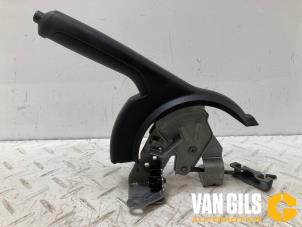 Gebruikte Handremhendel Toyota Aygo (B40) 1.0 12V VVT-i Prijs op aanvraag aangeboden door Van Gils Automotive