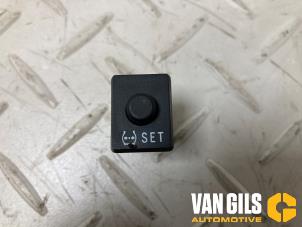 Gebruikte Bandenspanning schakelaar Toyota Aygo (B40) 1.0 12V VVT-i Prijs op aanvraag aangeboden door Van Gils Automotive