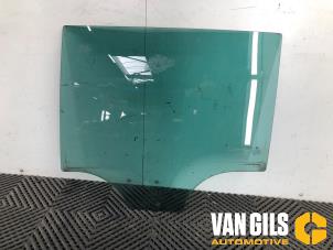 Gebruikte Deurruit 4Deurs links-achter Skoda Fabia II Combi 1.2 TSI Prijs € 45,00 Margeregeling aangeboden door Van Gils Automotive