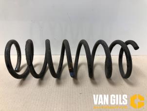 Gebruikte Schroefveer achter Volvo V40 (MV) 1.6 D2 Prijs € 30,00 Margeregeling aangeboden door Van Gils Automotive