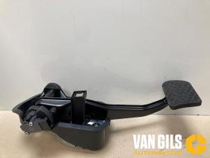 Gebruikte Rempedaal Mercedes C (W205) C-300 2.0 EQ Boost Turbo 16V Prijs op aanvraag aangeboden door Van Gils Automotive