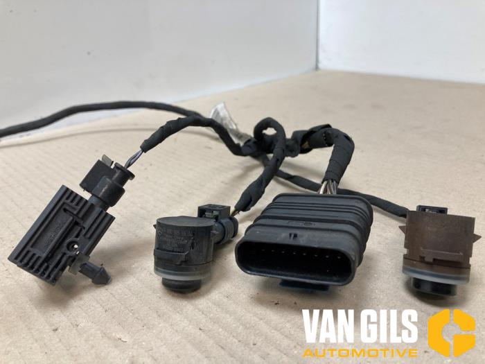 PDC Sensor Set van een Mercedes-Benz C (W205) C-300 2.0 EQ Boost Turbo 16V 2020