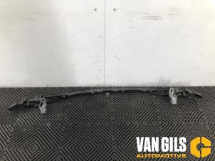 Gebruikte Bumperbalk voor Mercedes C (W205) C-300 2.0 EQ Boost Turbo 16V Prijs € 49,99 Margeregeling aangeboden door Van Gils Automotive