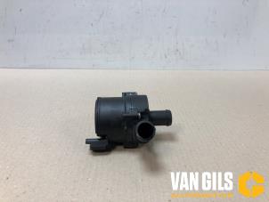 Gebruikte Extra waterpomp Renault Trafic (1FL/2FL/3FL/4FL) 1.6 dCi 125 Twin Turbo Prijs € 48,40 Inclusief btw aangeboden door Van Gils Automotive