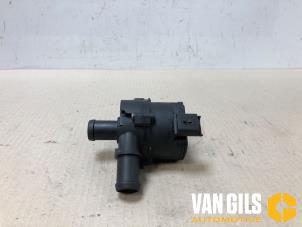 Gebruikte Extra waterpomp Renault Trafic (1FL/2FL/3FL/4FL) 1.6 dCi 125 Twin Turbo Prijs € 59,29 Inclusief btw aangeboden door Van Gils Automotive