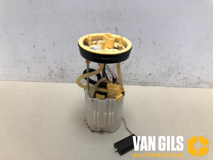 Gebruikte Tank element Pomp Volkswagen Caddy IV 2.0 TDI 102 Prijs € 125,00 Margeregeling aangeboden door Van Gils Automotive