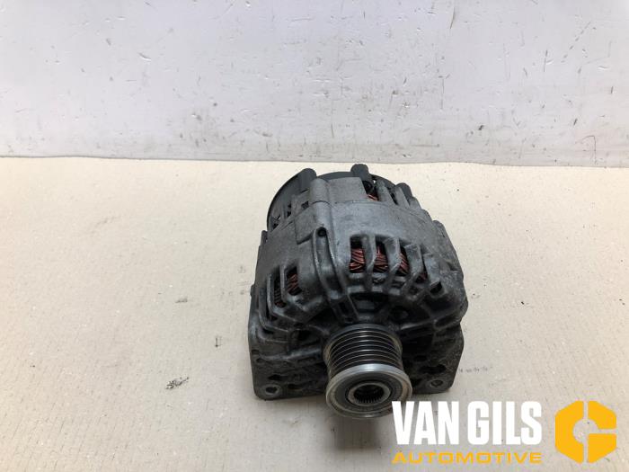 Gebruikte Dynamo Nissan Primastar 2.0 dCi 90 Prijs op aanvraag aangeboden door Van Gils Automotive