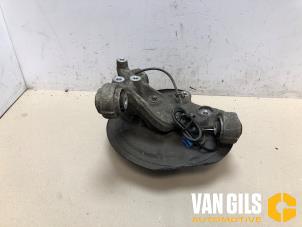 Gebruikte Fusee rechts-achter Mercedes B (W246) 2.1 B-220 CDI BlueEFFICIENCY, B-220d 16V Prijs € 99,99 Margeregeling aangeboden door Van Gils Automotive