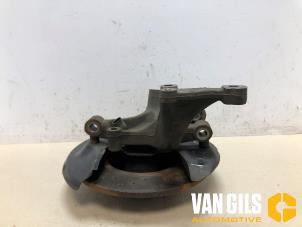 Gebruikte Fusee links-achter Volkswagen Jetta IV (162/16A) 1.4 TSI 160 16V Prijs € 75,00 Margeregeling aangeboden door Van Gils Automotive