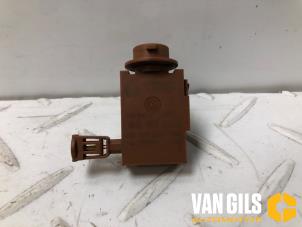Gebruikte Temperatuursensor buiten Audi A4 (B9) 2.0 TDI 16V Prijs € 29,99 Margeregeling aangeboden door Van Gils Automotive