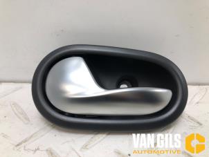 Gebruikte Handgreep Dacia Logan MCV II/Sandero Wagon (7S) 0.9 TCE 12V Prijs op aanvraag aangeboden door Van Gils Automotive