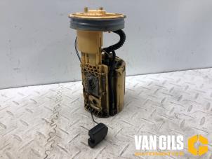 Gebruikte Tank element Pomp Volkswagen Transporter T5 1.9 TDi Prijs € 40,00 Margeregeling aangeboden door Van Gils Automotive