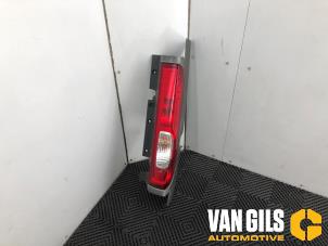 Gebruikte Achterlicht rechts Opel Vivaro 2.0 CDTI Prijs op aanvraag aangeboden door Van Gils Automotive