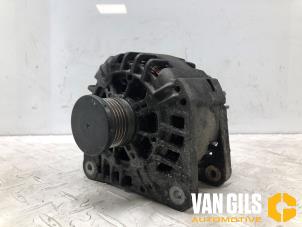 Gebruikte Dynamo Renault Trafic New (FL) 1.9 dCi 82 16V Prijs € 74,99 Margeregeling aangeboden door Van Gils Automotive