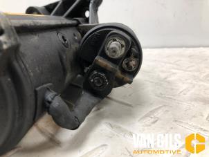 Startmotor van een Renault Trafic New (FL) 1.9 dCi 82 16V 2003