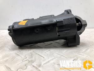 Startmotor van een Renault Trafic New (FL) 1.9 dCi 82 16V 2003
