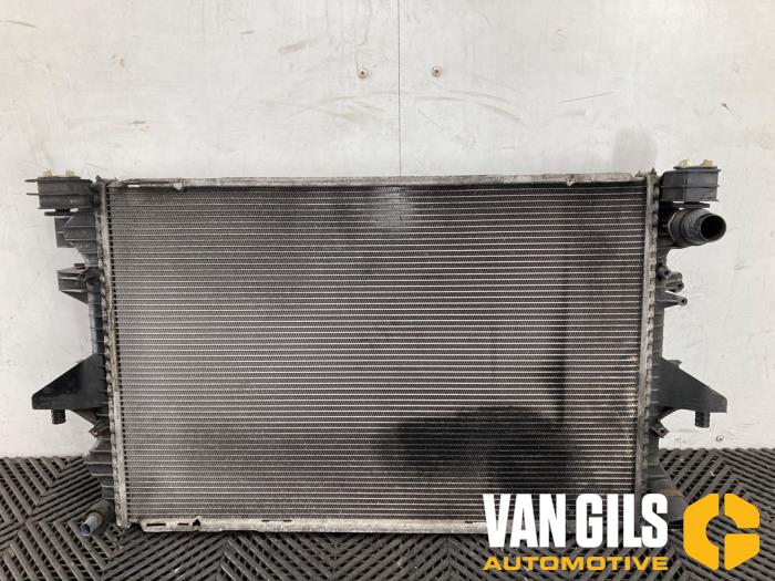 Gebruikte Radiateur Volkswagen Transporter T5 2.5 TDi PF Prijs € 40,00 Margeregeling aangeboden door Van Gils Automotive