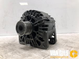 Gebruikte Dynamo Renault Trafic New (FL) 2.0 dCi 16V 115 Prijs € 50,00 Margeregeling aangeboden door Van Gils Automotive