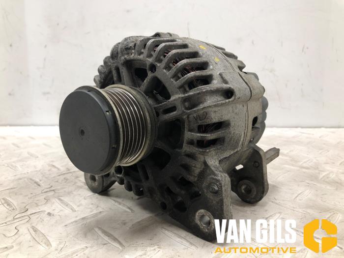 Gebruikte Dynamo Volkswagen Caddy III (2KA,2KH,2CA,2CH) 1.6 TDI 16V Prijs € 125,00 Margeregeling aangeboden door Van Gils Automotive