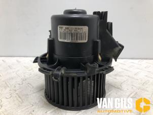 Gebruikte Kachel Ventilatiemotor Renault Master II (FD/HD) 2.5 dCi 16V 100 Prijs € 40,00 Margeregeling aangeboden door Van Gils Automotive