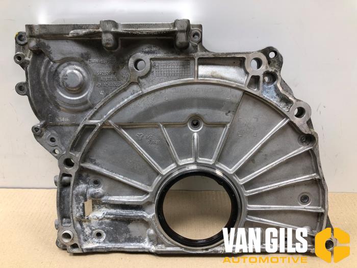 Gebruikte Distributiedeksel BMW 3 serie (F30) 330e Prijs € 50,00 Margeregeling aangeboden door Van Gils Automotive