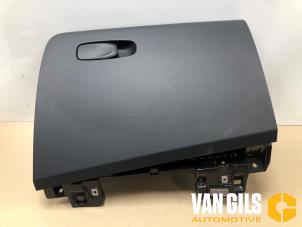 Gebruikte Dashboardkastje Volvo S60 III (ZS) 2.0 T4 16V Prijs op aanvraag aangeboden door Van Gils Automotive