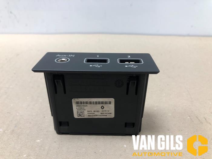 AUX/USB aansluiting Renault Arkana O294831 - foto 1