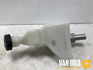 Gebruikte Hoofdremcilinder Mercedes B (W247) 2.0 B-200d Prijs € 49,99 Margeregeling aangeboden door Van Gils Automotive