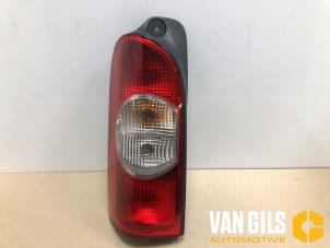 Gebruikte Achterlicht links Renault Master II (FD/HD) 2.5 dCi 16V 100 Prijs € 35,00 Margeregeling aangeboden door Van Gils Automotive