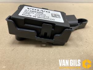 Gebruikte Bluetooth module Volvo S60 III (ZS) 2.0 T4 16V Prijs op aanvraag aangeboden door Van Gils Automotive