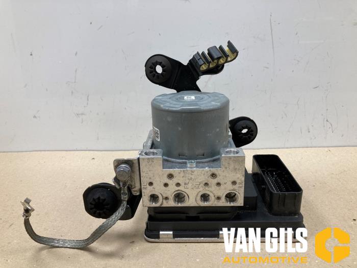 Gebruikte ABS Pomp Volvo S60 III (ZS) 2.0 T4 16V Prijs op aanvraag aangeboden door Van Gils Automotive