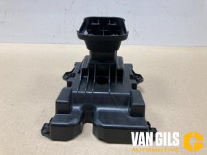 Gebruikte Versnellingspook Mercedes B (W247) 2.0 B-200d Prijs op aanvraag aangeboden door Van Gils Automotive