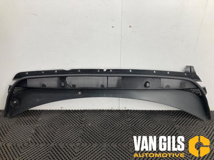 Gebruikte Paravan Peugeot 308 (L3/L8/LB/LH/LP) 1.2 12V e-THP PureTech 130 Prijs € 49,95 Margeregeling aangeboden door Van Gils Automotive