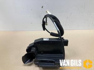 Gebruikte Deurslot Mechaniek 4Deurs rechts-voor Peugeot 308 (L3/L8/LB/LH/LP) 1.2 12V e-THP PureTech 130 Prijs op aanvraag aangeboden door Van Gils Automotive