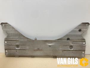 Gebruikte Beschermplaat bodem Audi A6 Avant (C8) 3.0 V6 24V 50 TDI Mild hybrid Quattro Prijs € 29,99 Margeregeling aangeboden door Van Gils Automotive