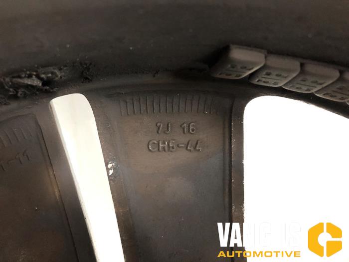 Sportvelgen Set van een Peugeot 308 SW (L4/L9/LC/LJ/LR) 1.6 BlueHDi 120 2015