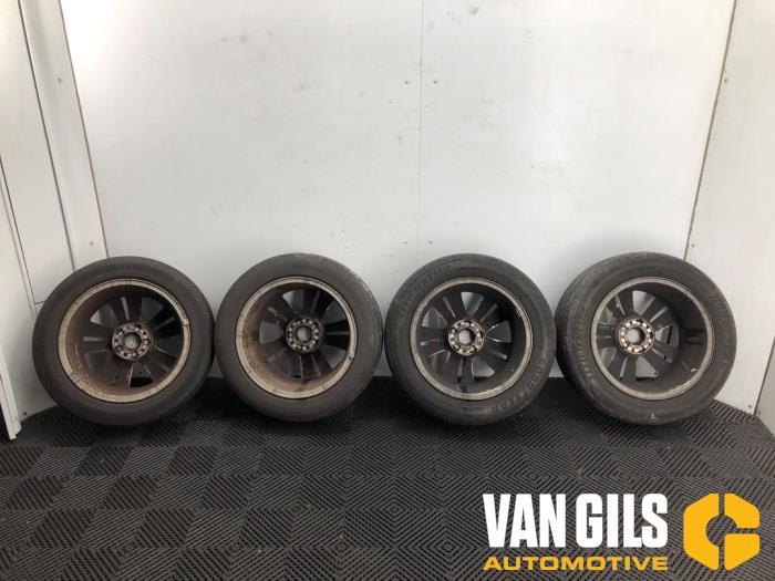 Sportvelgen Set van een Peugeot 308 SW (L4/L9/LC/LJ/LR) 1.6 BlueHDi 120 2015